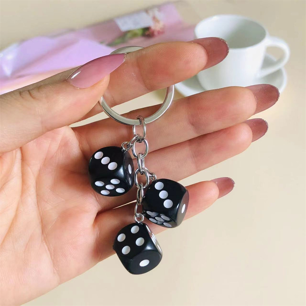 Cute 3D Dice Keychain Gaming R - Gaming Accessories Gifts For Men recensione e prezzo