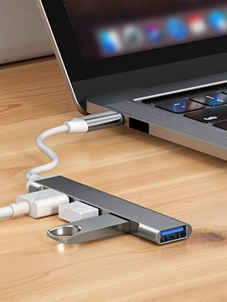 4-Port Multi-Splitter Type C H - Gaming Accessories Girly recensione e prezzo