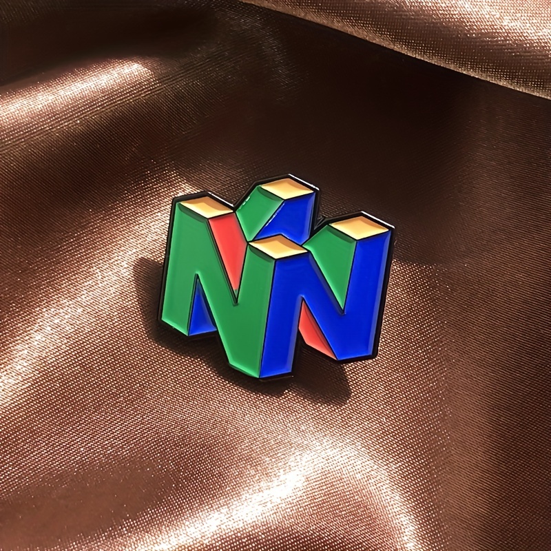 N64 Logo Gaming Enamel Pin – R - Gaming Accessories Gifts For Men recensione e prezzo
