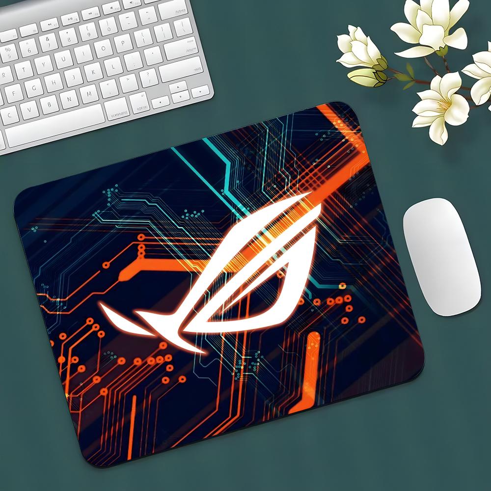 ASUS Logo Mouse Pad Rubber Ant - Gaming Accessories Logo recensione e prezzo