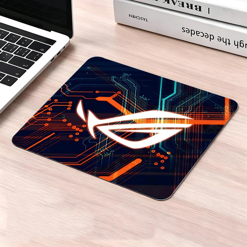 ASUS Logo Mouse Pad Rubber Ant - Gaming Accessories Logo recensione e prezzo