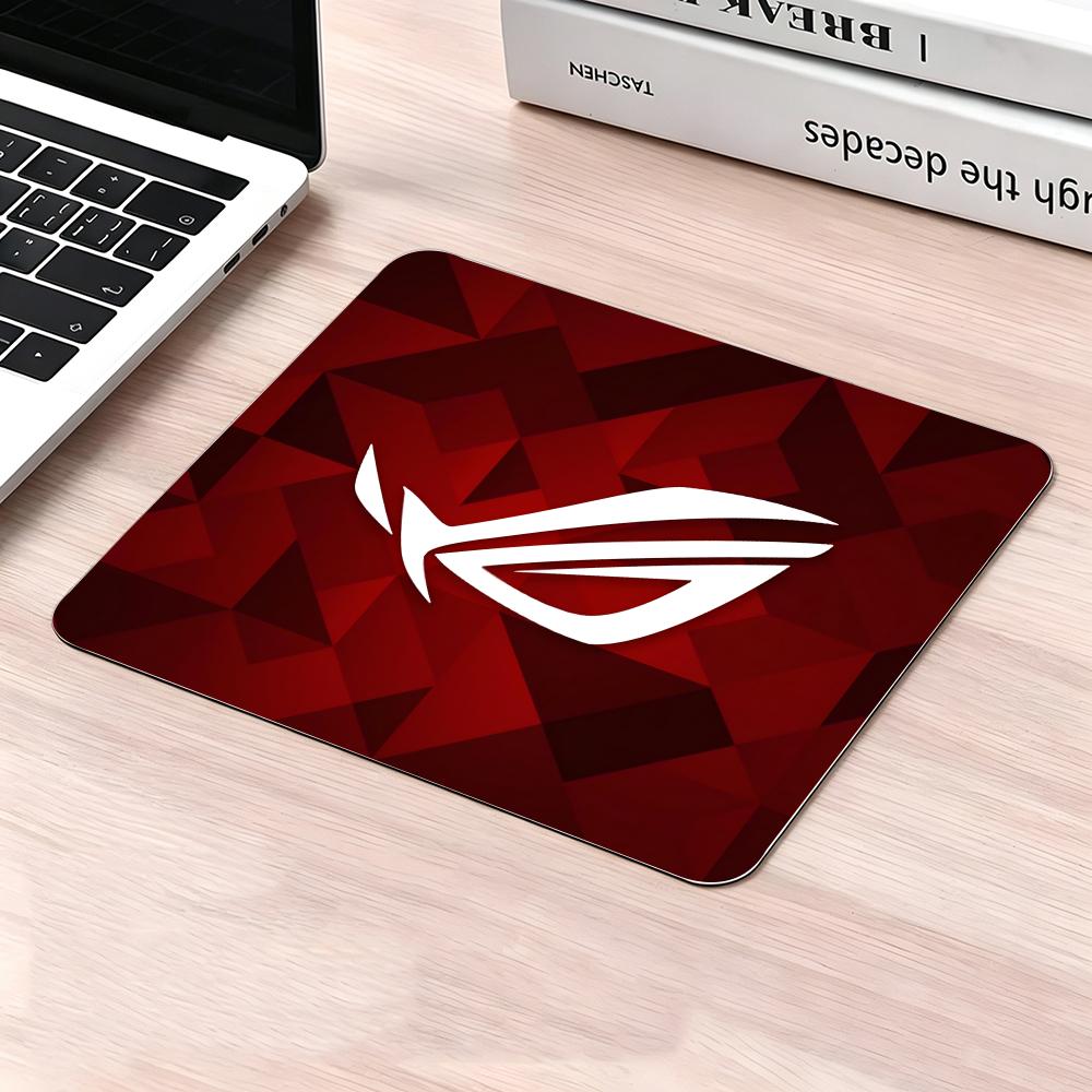 ASUS Logo Mouse Pad Rubber Ant - Gaming Accessories Logo recensione e prezzo