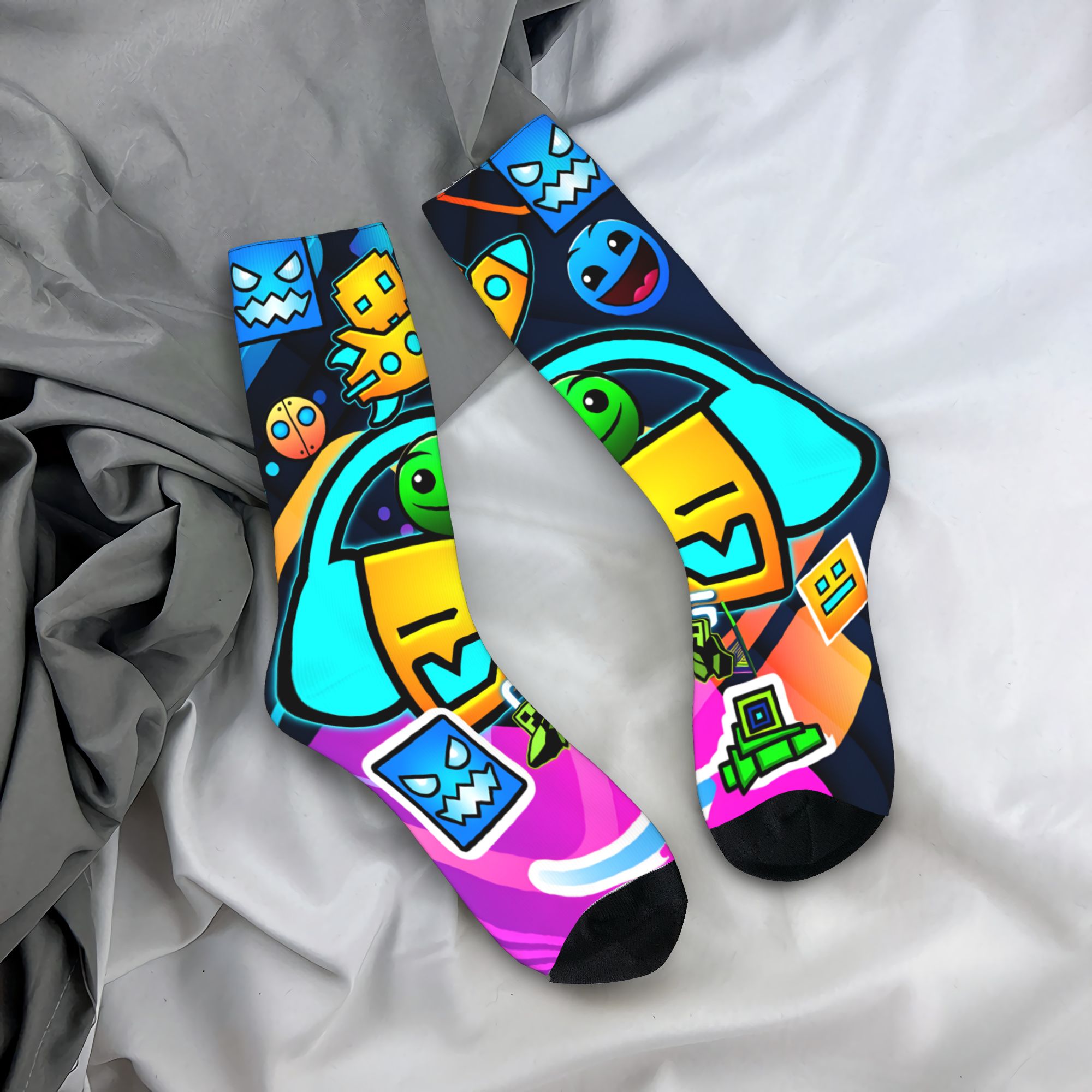 Geometry Gaming Dashed Socks   - Vintage Gaming Accessories recensione e prezzo